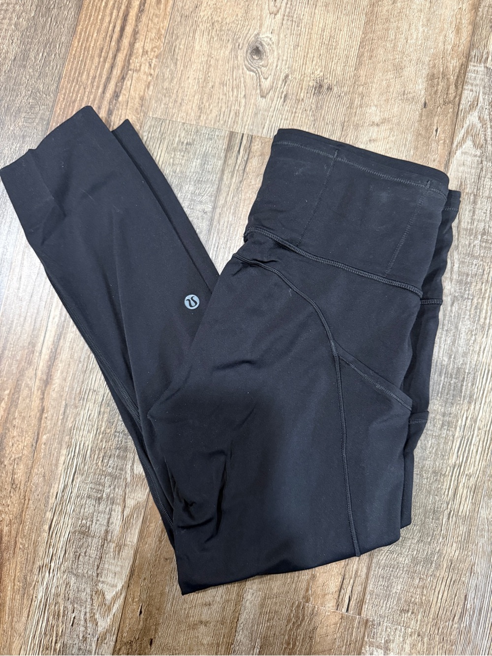 lululemon athletica Black Leggings- Wunder Train HR crop pockets size 6